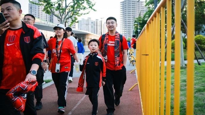 华体会体育登录入口-只是一场足球赛，为何价值高达 1.35 亿元！？